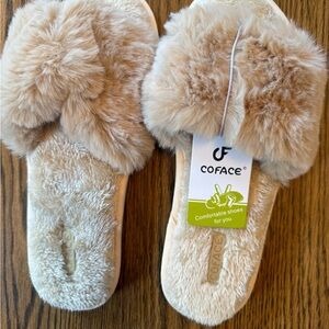Coface Fluffy Tan Slippers